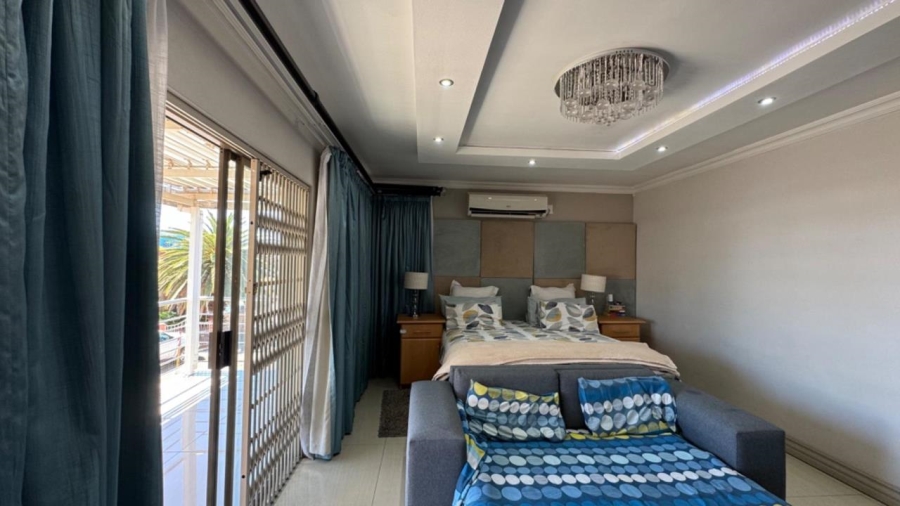 5 Bedroom Property for Sale in Roylglen Gardens Northern Cape